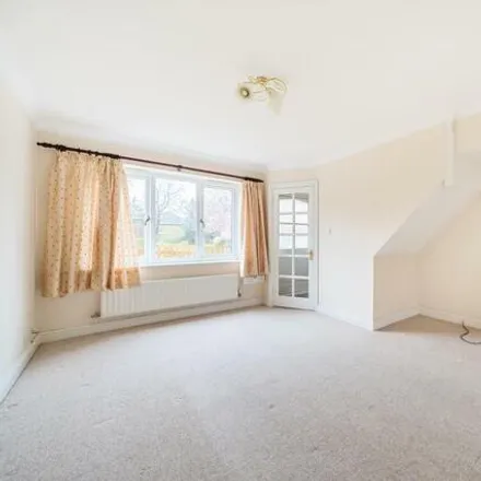 Image 2 - Wendover Road, Aylesbury, HP21 9LB, United Kingdom - Townhouse for sale