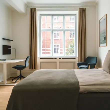 Rent this 5 bed room on City Hall Square in H.C. Andersens Boulevard, 1550 København V