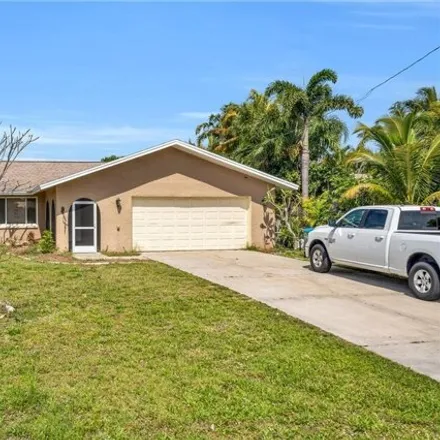 Image 3 - 1923 Coral Point Drive, Cape Coral, FL 33990, USA - House for sale