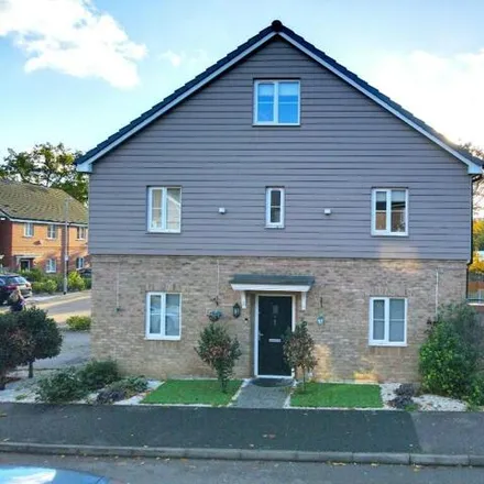 Buy this 4 bed house on Hawthorn Way in Grange Hill, Chigwell
