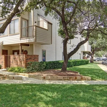 Buy this 1 bed condo on 3129 Sondra Drive in Fort Worth, TX 76107