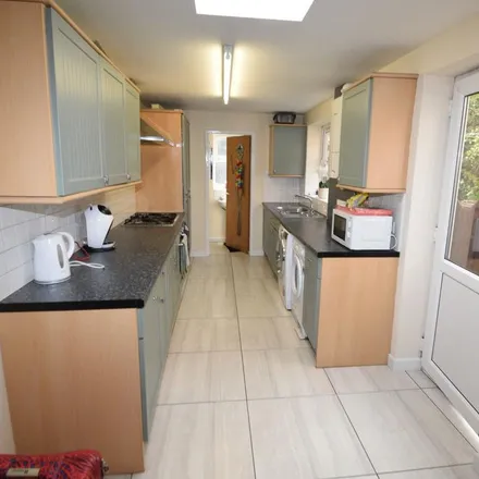 Rent this 5 bed townhouse on 460 Ecclesall Road in Sheffield, S11 8PJ