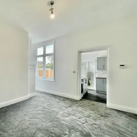 Image 6 - Pall Mall, Leigh on Sea, SS9 1RQ, United Kingdom - Apartment for rent