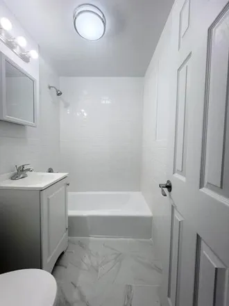 Image 7 - 528 9th Avenue, New York, NY 10018, USA - House for rent