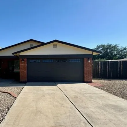 Rent this 3 bed house on 5015 East Winchcomb Drive in Scottsdale, AZ 85254