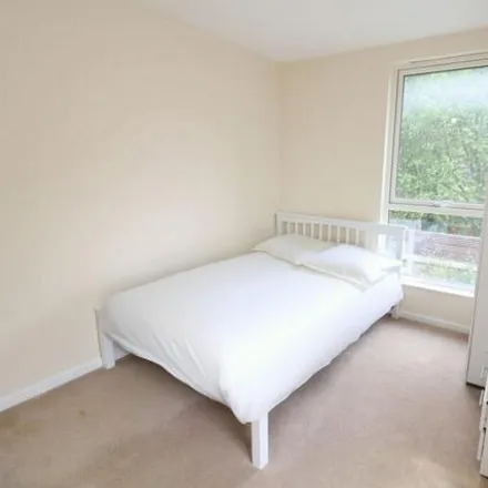 Rent this studio house on Rosenberg Road in London, W3 8FW