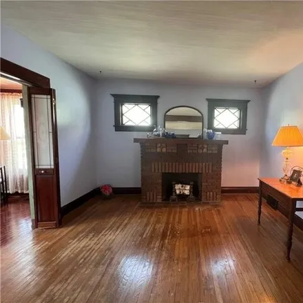 Image 2 - 15 Clinton Street, City of Tonawanda, NY 14150, USA - House for sale