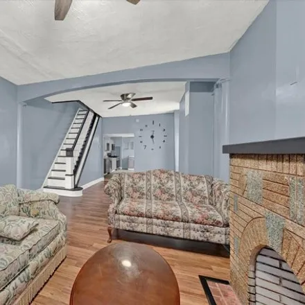 Image 5 - 426 North Belnord Avenue, Baltimore, MD 21224, USA - House for sale