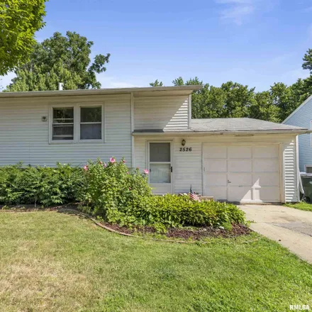 Buy this 4 bed house on 2526 West 56th Street in Davenport, IA 52806