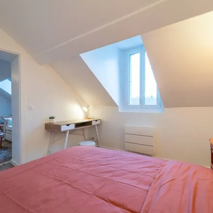 Rent this 1 bed apartment on 77000 Melun