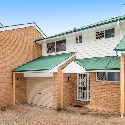 Rent this 3 bed apartment on 31 Brae Street in Coorparoo QLD 4151, Australia