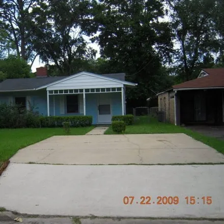 Rent this 3 bed house on 3353 Ernest Street in Murray Hill, Jacksonville