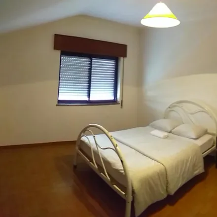 Rent this 8 bed room on Super Mimo in Avenida da Liberdade 672 A, 2975-192 Quinta do Conde