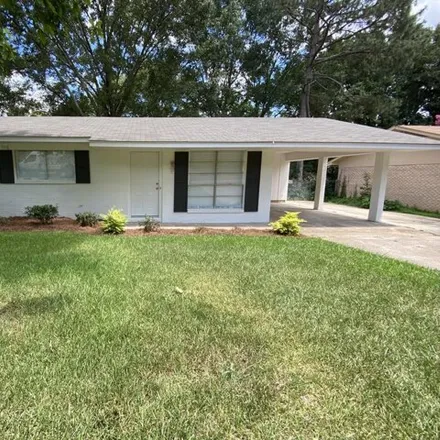 Rent this 3 bed house on 320 Martin Road in Brandon, MS 39042