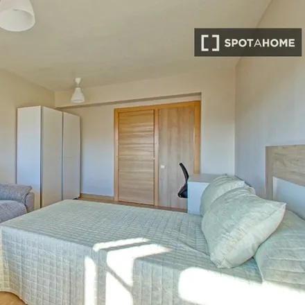 Rent this 4 bed room on Avenida de Torrelavega in 40, 33010 Oviedo