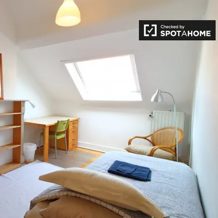 Rent this 4 bed room on Rue Félix Delhasse - Félix Delhassestraat 30 in 1060 Saint-Gilles - Sint-Gillis, Belgium
