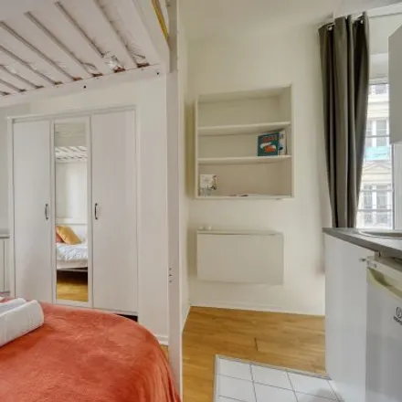 Image 3 - 10 Rue des Moines, 75017 Paris, France - Apartment for rent