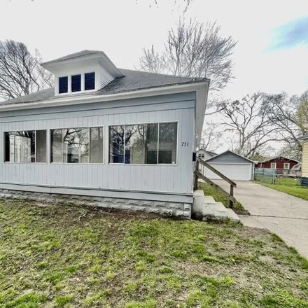 Buy this 2 bed house on 723 Hill Avenue in Muskegon, MI 49442