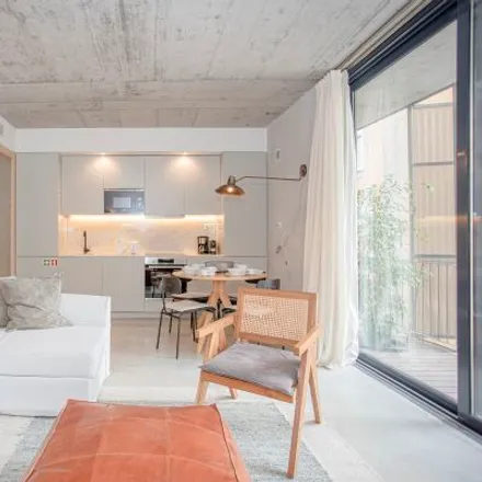 Rent this 4 bed apartment on Beneficência Familiar ASM in Cave Logística do Mercado do Bolhão, 4000-252 Porto