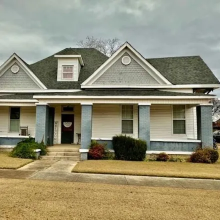 Buy this 3 bed house on 312 West 6th Street in Tuscumbia, Colbert County