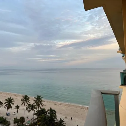 Image 2 - 302 Magnolia Terrace, Beverly Beach, Hollywood, FL 33019, USA - Condo for rent