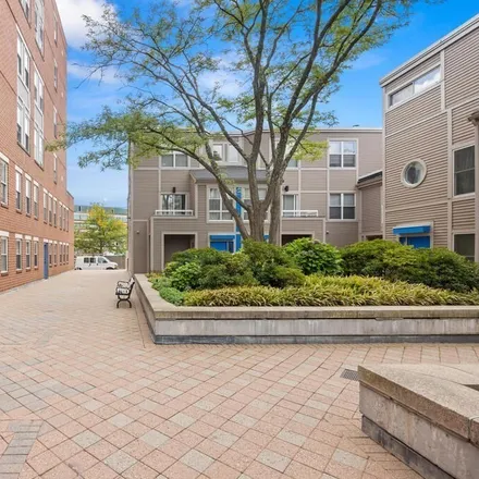 Image 3 - 20 Chestnut Street, Cambridge, MA 02215, USA - Condo for sale