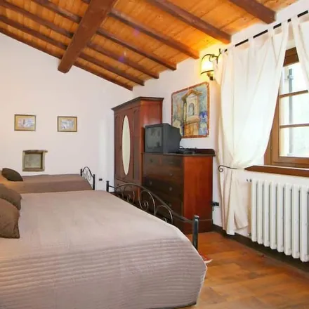 Rent this 4 bed house on Sansepolcro in Arezzo, Italy