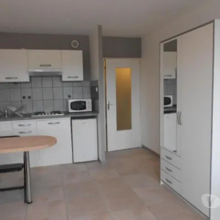 Image 7 - 150 Avenue des Deux Fontaines, 57140 Woippy, France - Apartment for rent
