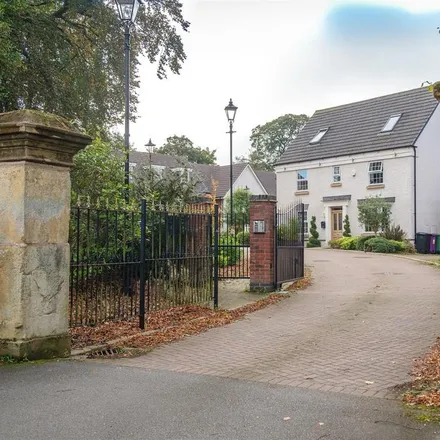 Rent this 6 bed house on Greathall Grove in Goldthorn Hill, WV4 5AD