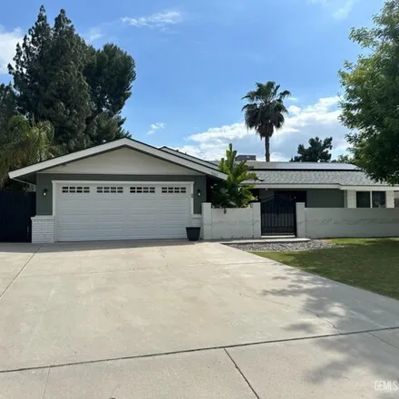 Buy this 3 bed house on 6933 Setter Court in Quailwood, Bakersfield