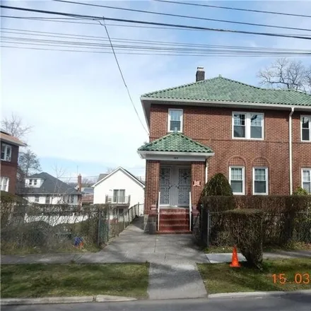 Rent this 4 bed house on 127 Vernon Avenue in Vernon Park, City of Mount Vernon