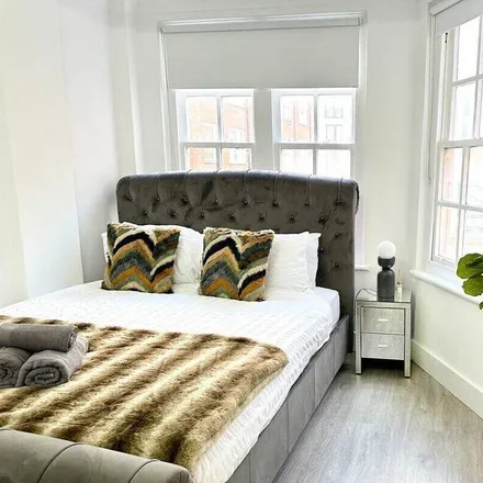 Rent this 2 bed apartment on London in W2 2QJ, United Kingdom