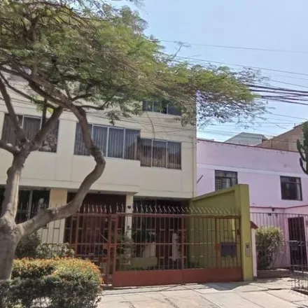 Buy this 6 bed house on Intrial S.A.C. in Jirón Barlovento 433, Santiago de Surco