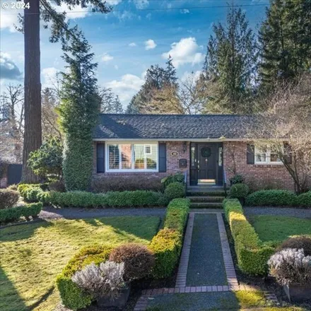 Buy this 3 bed house on 922 E Avenue in Lake Oswego, OR 97034