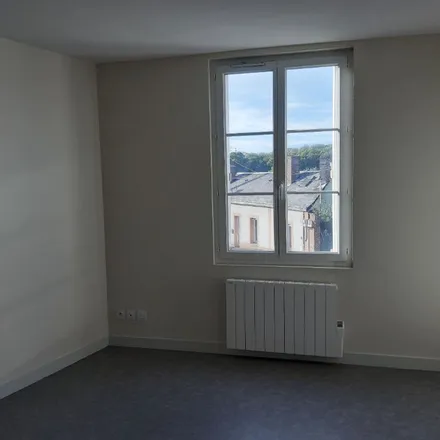 Rent this 2 bed apartment on 35 Rue Velpeau in 37110 Château-Renault, France