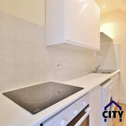 Rent this 5 bed apartment on Criterion Mews in London, N19 3EN