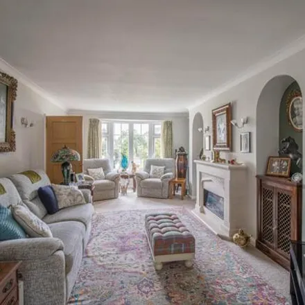 Image 3 - Claremont, Cooden Close, Bexhill-on-Sea, TN39 4TQ, United Kingdom - House for sale