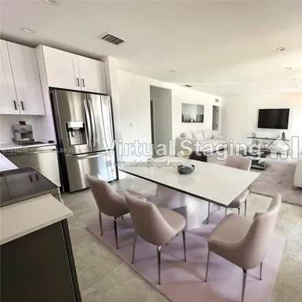 Image 3 - 911 79th Terrace, Miami Beach, FL 33141, USA - House for rent