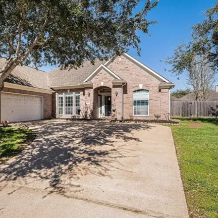 Buy this 3 bed house on 2001 Port Bridge Lane in League City, TX 77573
