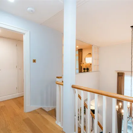 Image 7 - 16 Wood's Mews, London, W1K 7DR, United Kingdom - Apartment for rent