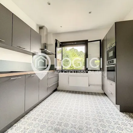 Rent this 4 bed apartment on 158 Boulevard de la Paix in 64000 Pau, France