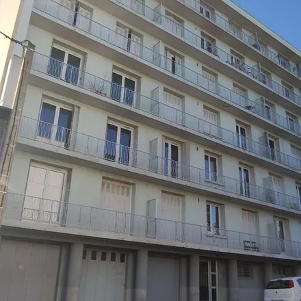 Rent this 3 bed apartment on Hôtel de Ville in 5 Place de l'Hôtel de Ville, 42000 Saint-Étienne