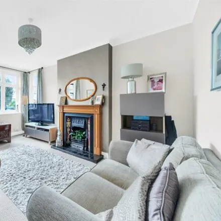 Image 3 - Queen Anne Avenue, London, BR2 0SF, United Kingdom - House for sale