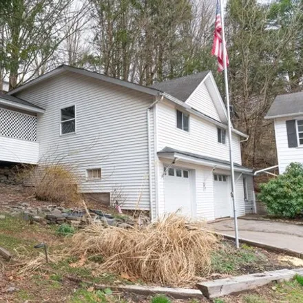 Buy this 4 bed house on 411 Hudson Street in Hawley, Wayne County
