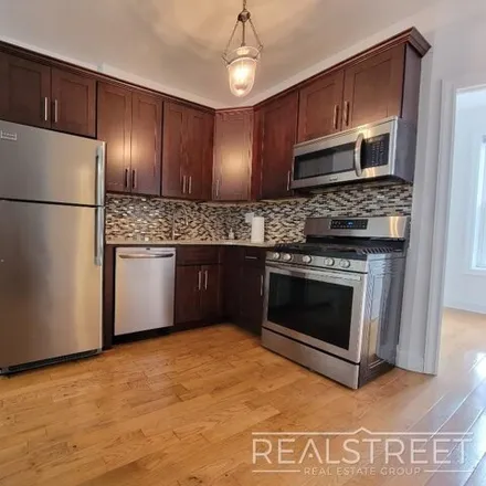 Image 2 - 274 Sumpter Street, New York, NY 11233, USA - Townhouse for rent