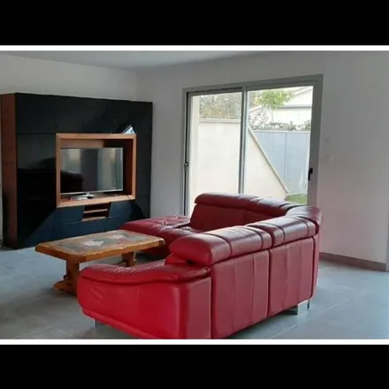 Rent this 3 bed house on Immo de France Forez-Velay in 5 Place des Terreaux, 69590 Saint-Symphorien-sur-Coise