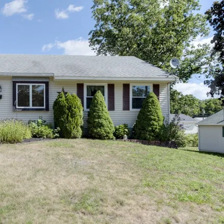 Buy this 3 bed house on 126 Jon Circle in Northbridge, MA 01534