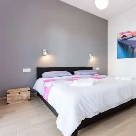 Rent this 5 bed house on 8600-125 Distrito de Évora