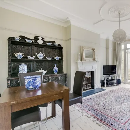 Image 3 - 16, 16A Burlington Avenue, London, TW9 4DQ, United Kingdom - Apartment for rent