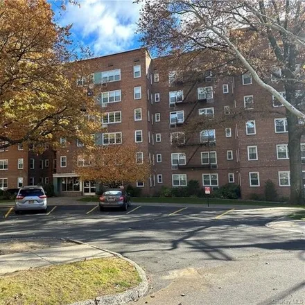 Buy this studio apartment on Dehaven Drive in City of Yonkers, NY 10703